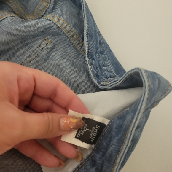 SHEIN | Boyfriend Jeans | Large - Picture 3 of 5